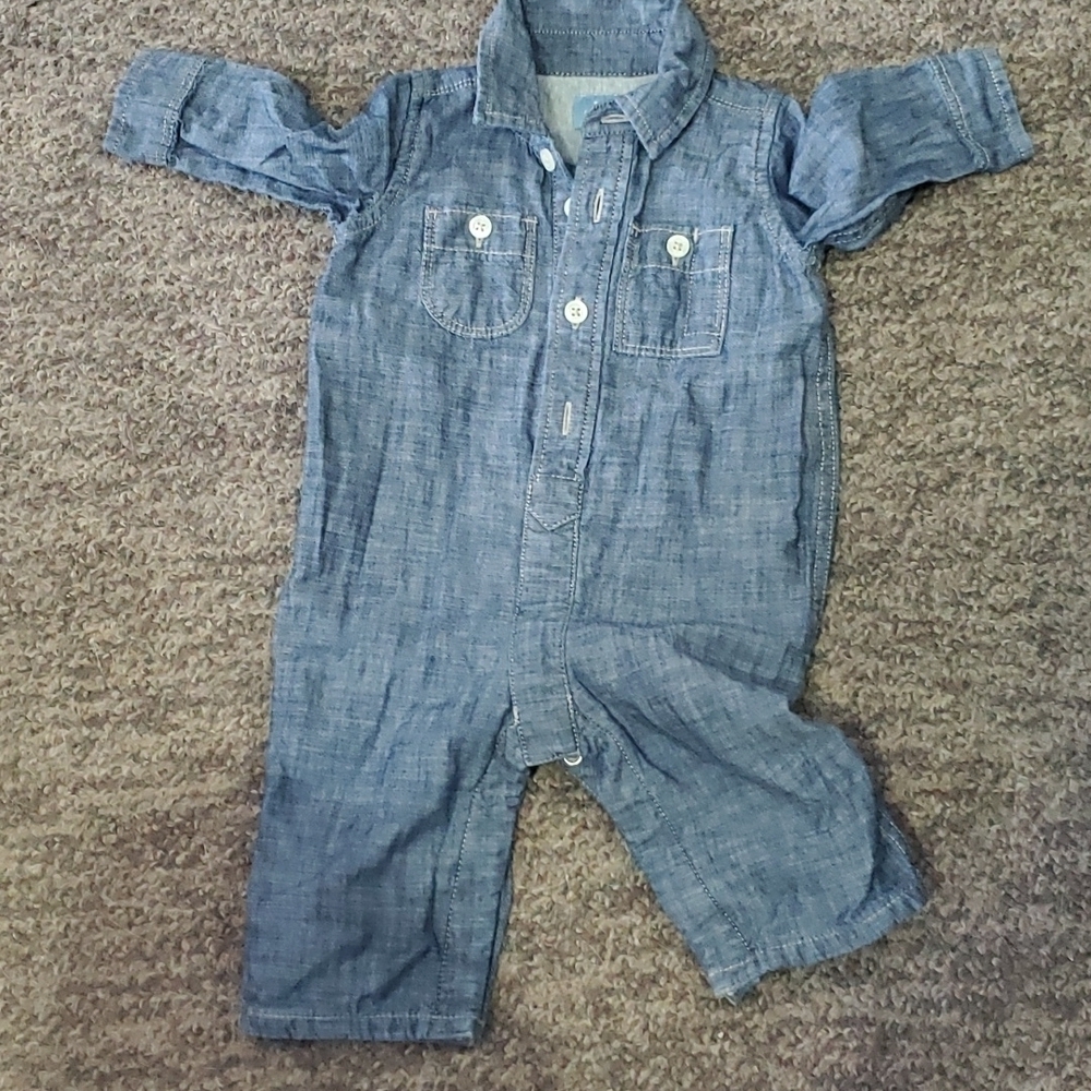Baby gap denium shortall size 3 to 6 months